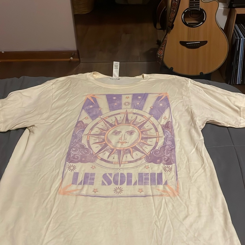 pacsun graphic tee, size medium